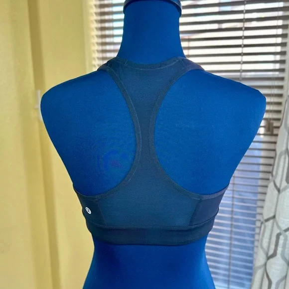 EUC Lululemon Black Racerback Sports Bra - Picture 9 of 10